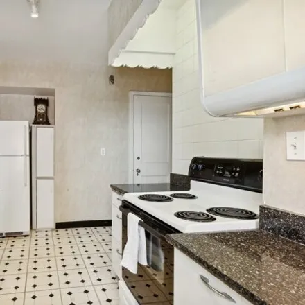 Image 9 - 5555 N Sheridan Rd Apt 1409, Chicago, Illinois, 60640 - House for sale