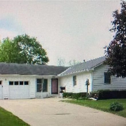 Buy this 3 bed house on 962 Locust Street in Pleasant Hill, MO 64080