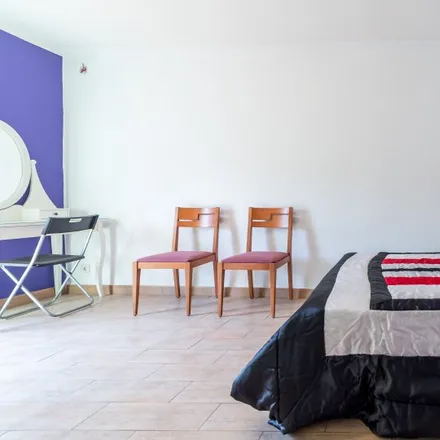 Rent this 4 bed room on Carrer de Molina de Segura in 4, 46018 Valencia