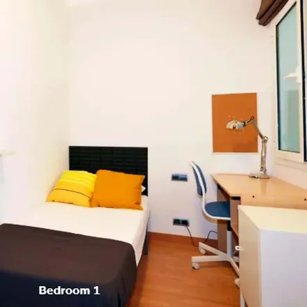 Rent this 1 bed room on Carrer del Consell de Cent in 490, 08013 Barcelona