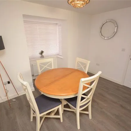 Rent this 5 bed apartment on Foxglove Avenue in Chelmsford, CM1 4FX