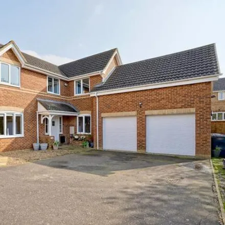Buy this 5 bed house on 5 Hut Field Lane in Papworth Everard, CB23 3GS