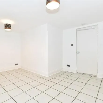 Image 3 - Homecroft, 94 New Road, Brading, PO36 0AD, United Kingdom - Apartment for sale