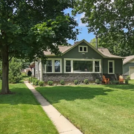 Buy this 3 bed house on 2548 Orchard Beach Road in McHenry County, IL 60050