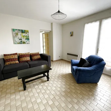 Rent this 2 bed apartment on 90 Rue de la République in 38550 Le Péage-de-Roussillon, France