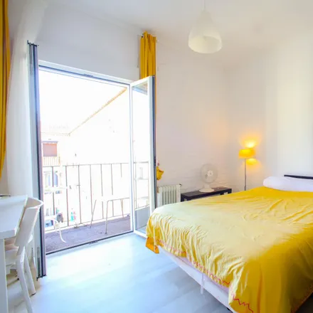 Rent this 3 bed room on Carrer de Xulilla in 6, 46011 Valencia