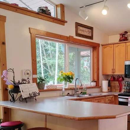 Rent this 2 bed house on Sechelt in BC V7Z 0S8, Canada