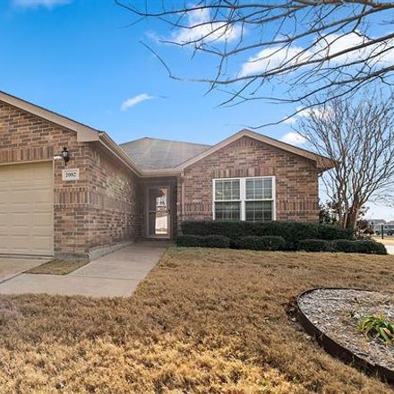 Rent this 3 bed house on 2002 Kingsbridge Drive in Heartland, TX 75126