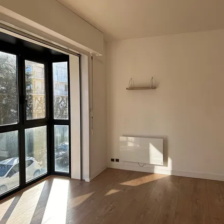 Rent this 1 bed apartment on 9 Impasse du Clos-Brissac in 28400 Nogent-le-Rotrou, France