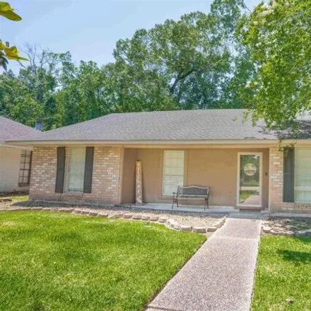 Buy this 3 bed house on 7328 Proxie Drive in Old Jefferson, East Baton Rouge Parish