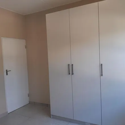 Image 2 - Trailer Town, Retail Avenue, Bordeaux, Randburg, 2194, South Africa - Apartment for rent