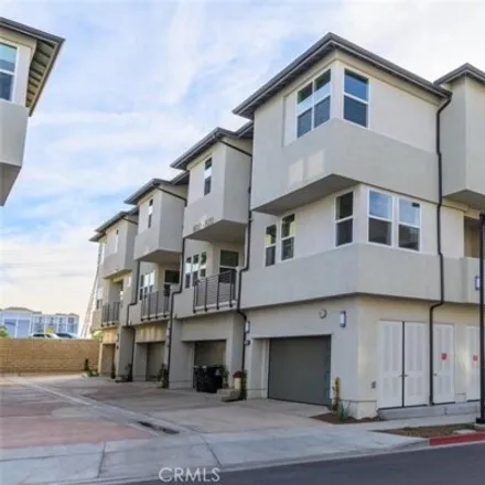 Rent this 3 bed townhouse on Santa Ana Freeway in Anaheim, CA 92802