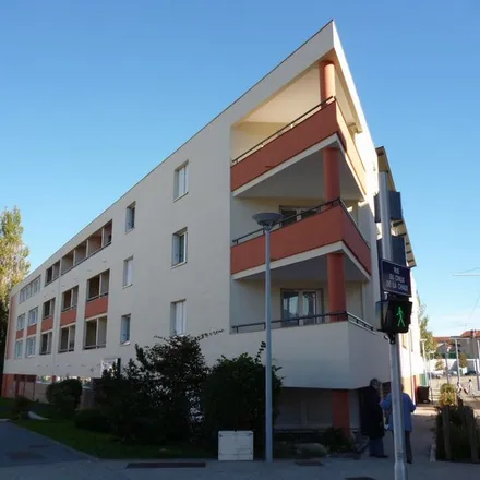 Image 2 - Boulevard Jacques Bingen, 63000 Clermont-Ferrand, France - Apartment for rent