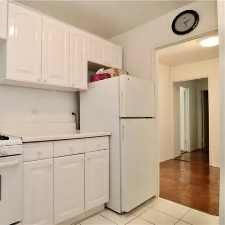Image 4 - 1163 Ocean Parkway, New York, NY 11230, USA - Condo for sale