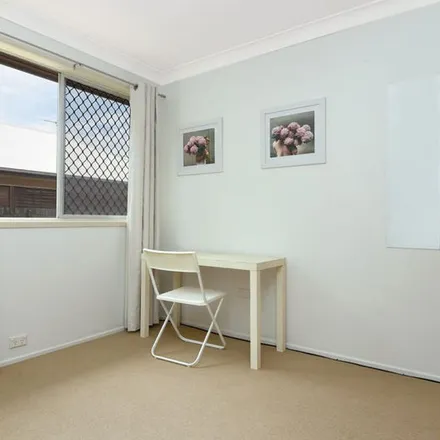 Rent this 2 bed townhouse on Glendower Street in Mount Lofty QLD 4250, Australia