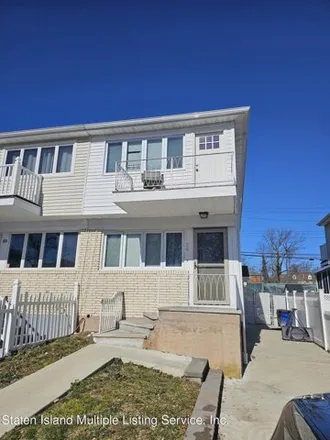 Buy this 3 bed house on 24 Mayberry Promenade in New York, NY 10312
