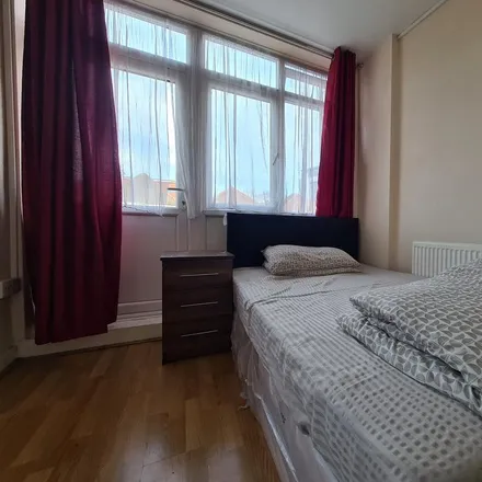 Rent this 1 bed room on The Welford Centre in 113 Chalkhill Road, London