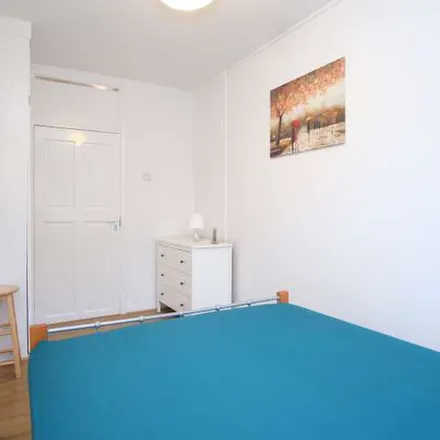 Rent this 4 bed apartment on Brunswick Court in Tompion Street, London