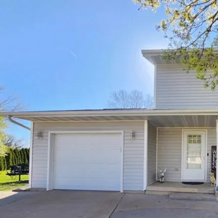 Buy this 3 bed house on 113 Grayson Court in Manchester, IA 52057