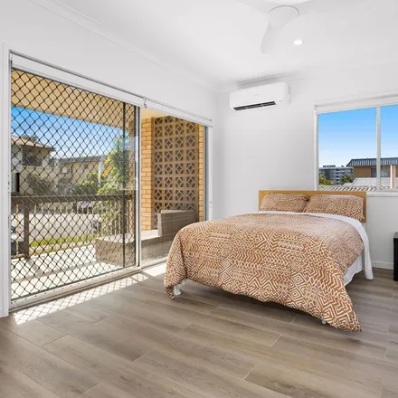 Image 4 - 42 Wellington Street, Coorparoo QLD 4151, Australia - Apartment for rent