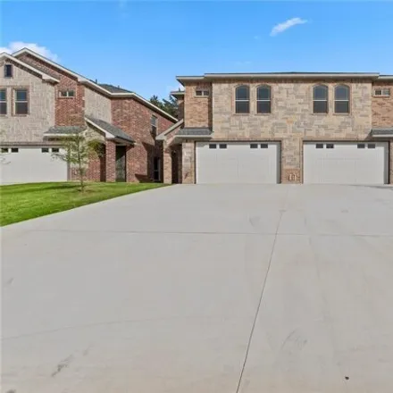 Image 4 - Lakecrest Drive, Lakeland Heights, Grand Prairie, TX 75051, USA - House for sale