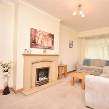 Image 2 - 8 Field End Close, Leeds, LS15 0QG, United Kingdom - Duplex for sale