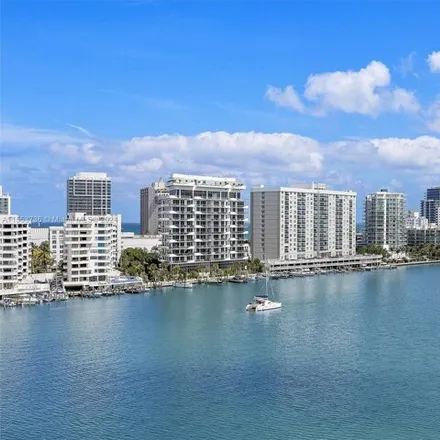 Image 5 - 900 Bay Drive, Isle of Normandy, Miami Beach, FL 33141, USA - Condo for sale