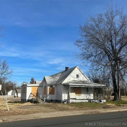 Image 1 - 622 West Martin Luther King Street, Muskogee, OK 74401, USA - House for sale