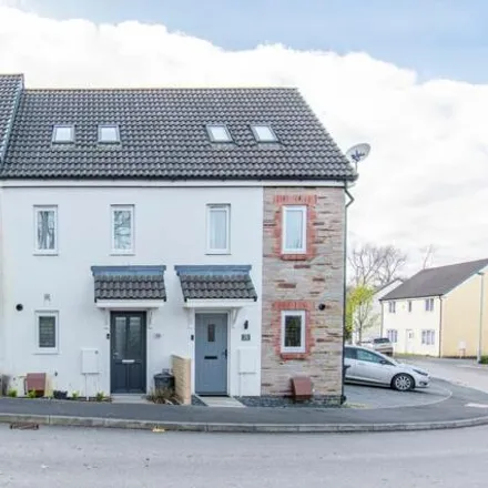 Buy this 3 bed townhouse on Clover Drive in Liskeard, PL14 6FL