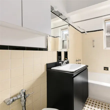 Image 7 - Queens Boulevard, New York, NY 11375, USA - Condo for sale