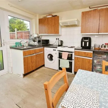 Image 4 - 29 Grafton Road, Aylesbury, HP19 9HS, United Kingdom - Townhouse for sale