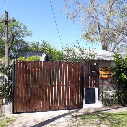 Buy this studio house on El Jilguero in Villa Itatí, 1742 Paso del Rey