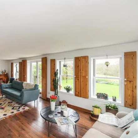 Image 2 - Horsted Lane, East Sussex, East Sussex, West sussex. rh19 4hy - House for sale