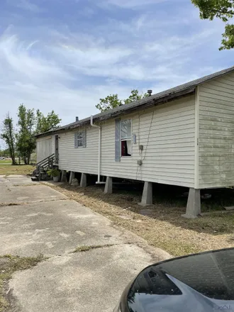 Image 2 - 108 Pellegrin Street, Chauvin, LA 70344, USA - House for sale