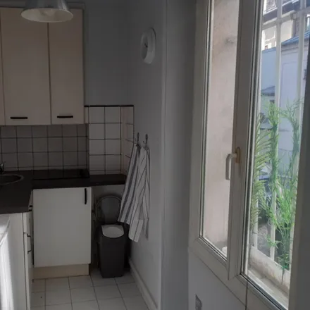 Image 6 - 38 Rue Joseph de Maistre, 75018 Paris, France - Apartment for rent