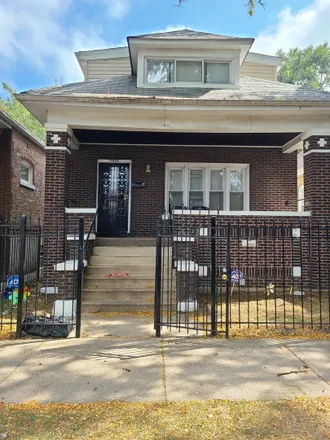 Buy this 4 bed house on 7525 South Vernon Avenue in Chicago, IL 60619