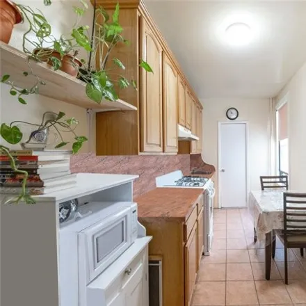 Image 7 - 413 68th Street, New York, NY 11220, USA - House for sale
