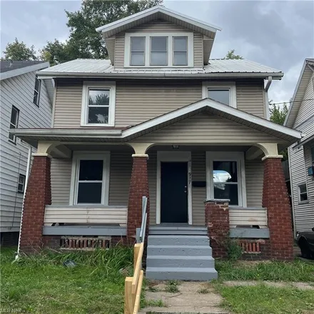 Buy this 3 bed house on 917 Gilmore Avenue Northwest in Canton, OH 44703