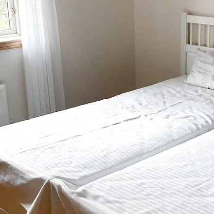Rent this 2 bed house on Horn in U 559, 734 94 Västerås kommun