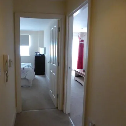 Image 6 - Aylesbury, Coxhill Way, HP21 8FQ, United Kingdom - Apartment for sale