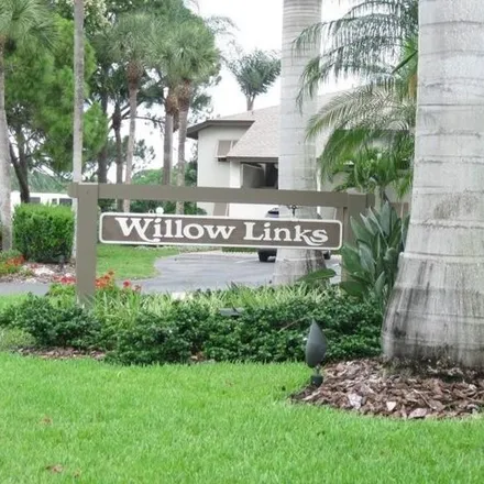 Image 2 - 5201 Willow Links, The Meadows, Sarasota County, FL 34235, USA - Condo for sale