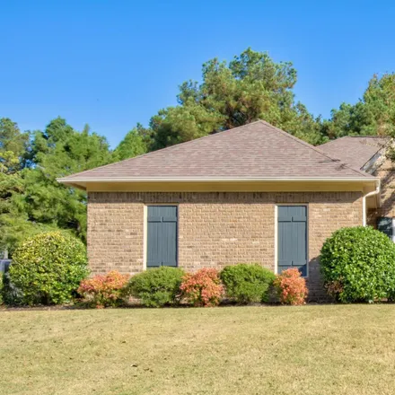 Buy this 5 bed house on 200 Frederick Drive in Walnut, MS 38683
