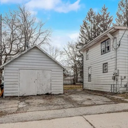 Buy this studio house on 1041 River Drive in Watertown, WI 53094