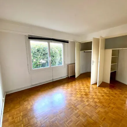 Rent this 2 bed apartment on 150 Rue Abbé de l'Épée in 33000 Bordeaux, France