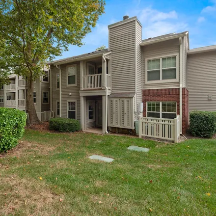 Buy this 2 bed condo on 11700 Olde English Drive in Sunset Hills, Reston