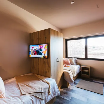 Rent this 1 bed room on Rua Doutor Manuel Pereira da Silva in 4200-393 Porto, Portugal