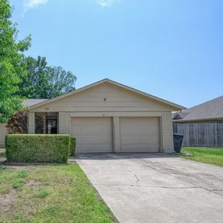 Buy this 3 bed house on 864 Southeast 8th Street in Moore, OK 73160