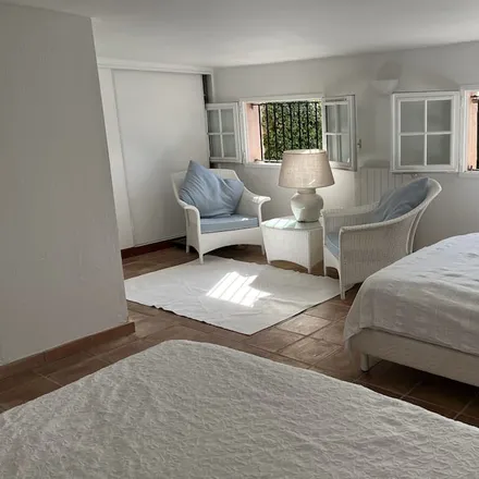 Rent this 4 bed house on 06140 Tourrettes-sur-Loup