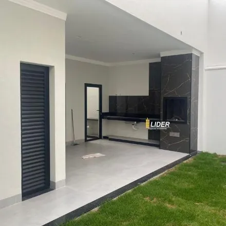 Buy this 3 bed house on Rotunda Coralia Lima Machado in Jardim Inconfidência, Uberlândia - MG