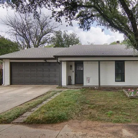 Buy this 3 bed house on 2609 Southcrest Drive in Arlington, TX 76016